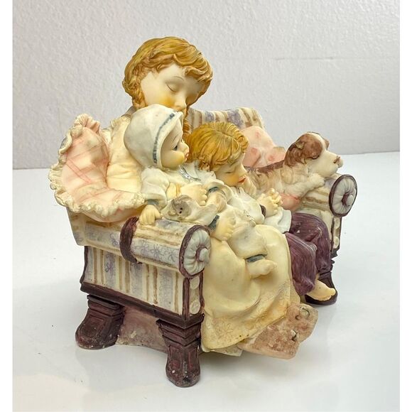 Vintage Mother Sleeping w/ Children & Dog on the Couch Figurine Resin Rare BE202 - Picture 4 of 7